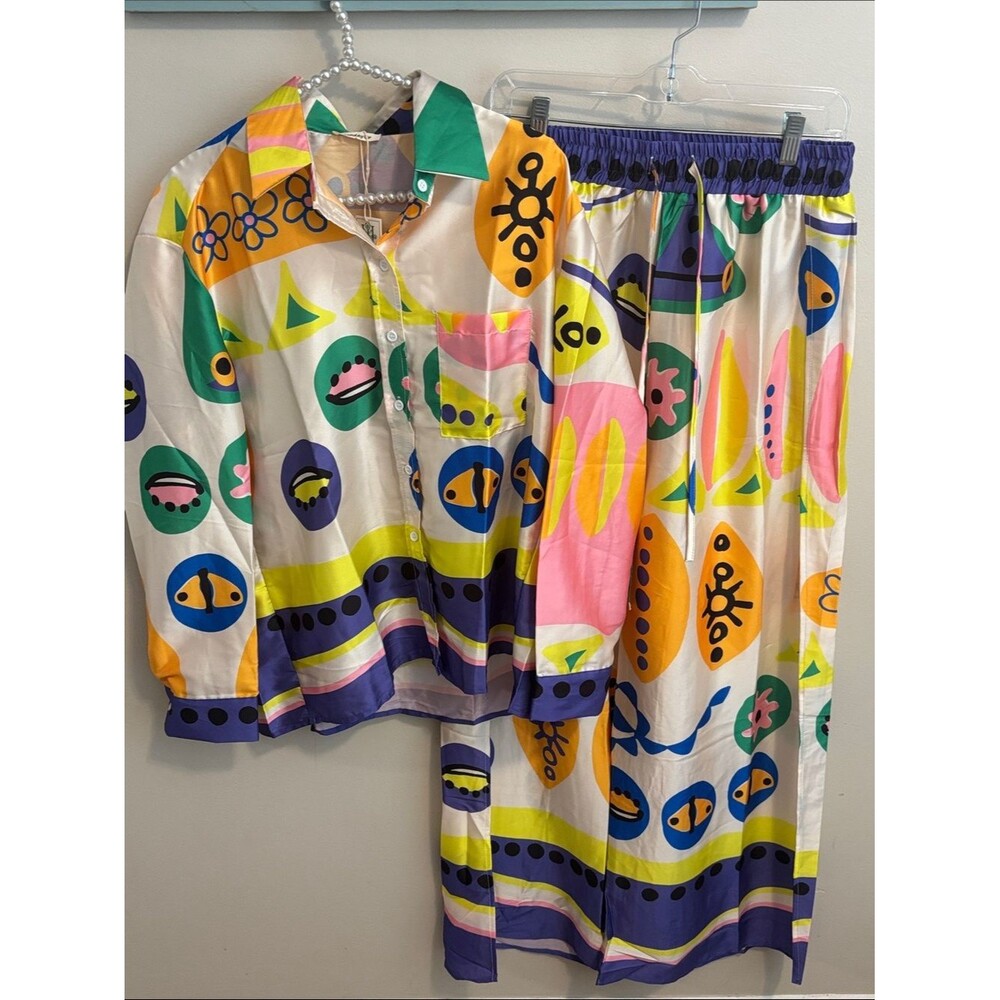 NEW Sunday Up size large Multicolor Graphic Print lounge set